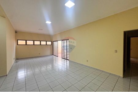 7_photo/94b9bf57f5.1e9d1ba85beb8478-ATLAS-25be9617-6085-4963-b13a-8d356f2cfd20.jpg de casa para alugar com 4 quartos, 207m² em Parque Industrial Lagoinha, Ribeirão Preto