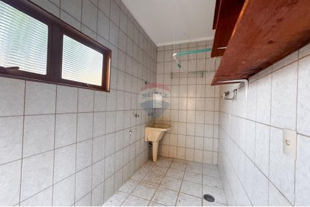 22_photo/94b9bf57f5.1e9d1ba85beb8478-ATLAS-77c4f251-4a21-4b31-b7f1-1a26bdafdc06.jpg de casa para alugar com 4 quartos, 207m² em Parque Industrial Lagoinha, Ribeirão Preto