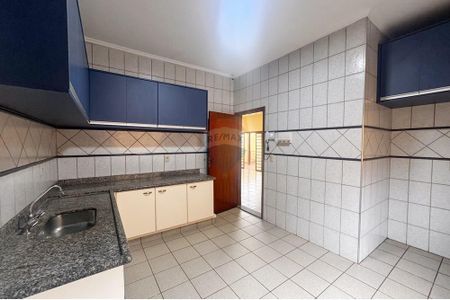6_photo/94b9bf57f5.1e9d1ba85beb8478-ATLAS-d77dbc04-5817-4c73-8a1f-a0d070031981.jpg de casa para alugar com 4 quartos, 207m² em Parque Industrial Lagoinha, Ribeirão Preto