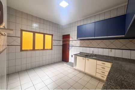 9_photo/94b9bf57f5.1e9d1ba85beb8478-ATLAS-dabd74e6-bf76-4b6a-8e38-995c942cd15a.jpg de casa para alugar com 4 quartos, 207m² em Parque Industrial Lagoinha, Ribeirão Preto