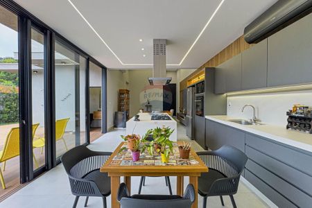 6_photo/94b9bf5efb.1ec89c7cbdfc8b9a-ATLAS-cd4cfda1-f9b9-469b-aa93-d4090e304ea6.jpg de casa à venda com 4 quartos, 203m² em Jardim Zara, Ribeirão Preto