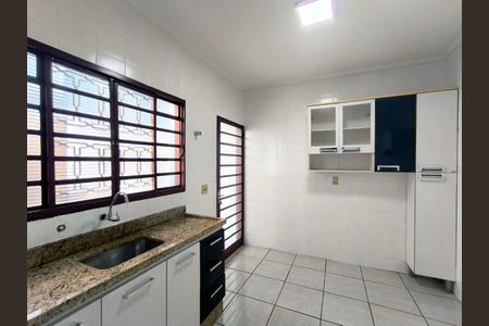 8_photo/94b9bf666b.a56fd8bb02d474b7-ATLAS-52446e6b-08ed-4b49-b574-3f303c6cbc2c.jpg de casa à venda com 3 quartos, 102m² em Jardim Anhanguera, Ribeirão Preto