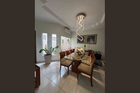 6_photo/94b9bf69c3.8104ab4cf058c8b3-ATLAS-8aee8ea5-fe29-4b72-945a-118076c94002.jpg de casa à venda com 3 quartos, 132m² em Jardim Anhanguera, Ribeirão Preto