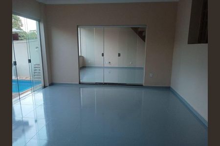 5_photo/94b9bf6a1b.470e3b4ecc8ee2ef-ATLAS-8f159cec-6603-4f00-a74c-6c2cc09334fd.jpg de casa à venda com 2 quartos, 230m² em Parque dos Bandeirantes, Ribeirão Preto