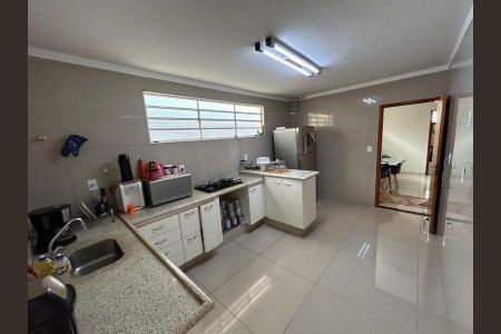 12_photo/94b9bfa425.3c20d05746a6d1b7-ATLAS-e16d325b-923d-47e0-9ecd-992699eb7a75.jpg de casa à venda com 3 quartos, 152m² em Independência, Ribeirão Preto