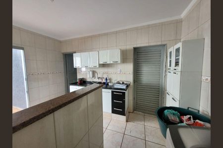 12_photo/94b9bfa6e1.a64aef6598c47c00-ATLAS-c4890361-b76a-42e6-bbfc-bb536f175b1a.jpg de casa à venda com 4 quartos, 180m² em Independência, Ribeirão Preto