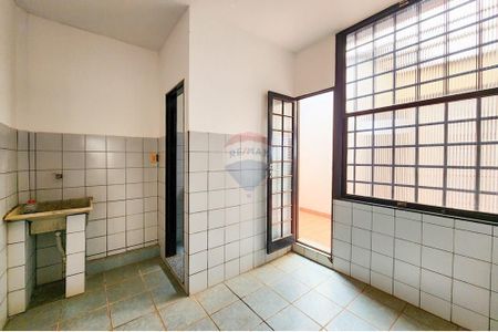 3_photo/94b9bfa9eb.ffbddc27e238e23e-ATLAS-09f74a2f-d127-496b-9797-191d0b2f474d.jpg de casa à venda com 3 quartos, 236m² em Campos Elísios, Ribeirão Preto