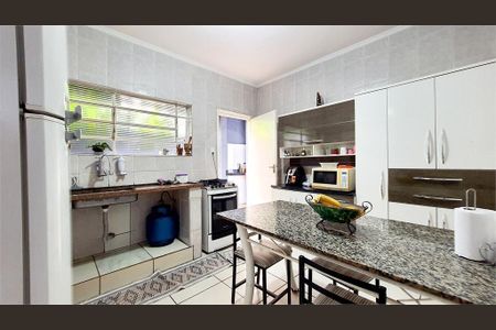 11_photo/94b9bfb0b3.ebbd8bc3dc39b939-ATLAS-c04ff6ba-beaa-4b9d-8608-eb64435bf64f.jpg de casa à venda com 3 quartos, 135m² em Campos Elísios, Ribeirão Preto