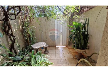 18_photo/94b9bfb0b3.ebbd8bc3dc39b939-ATLAS-f8d2f905-afd9-4fc6-97bd-16bbd5c2434d.jpg de casa à venda com 3 quartos, 120m² em Campos Elísios, Ribeirão Preto