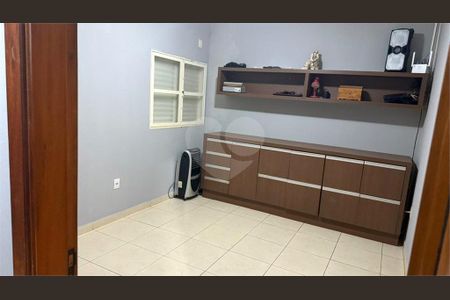 7_photo/94b9c08ba7.899d3b21ae79d095-ATLAS-eef9191b-0e6d-4764-a44e-150bb320f3ea.jpg de casa à venda com 3 quartos, 135m² em Jardim Ouro Branco, Ribeirão Preto