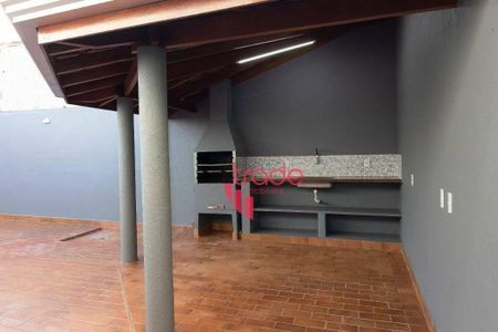 11_photo/94b9c092db.799bff3042b2021d-ATLAS-fd37bd3d-246c-494f-b13f-a4d72c4e46b9.jpg de casa à venda com 3 quartos, 195m² em Parque Residencial Candido Portinari, Ribeirão Preto