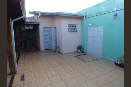 6_photo/94b9c093b1.adb140a9451bad8e-ATLAS-e34f3b10-bc0e-48c8-977c-28010460d6bc.jpg de casa à venda com 5 quartos, 280m² em Parque Residencial Candido Portinari, Ribeirão Preto