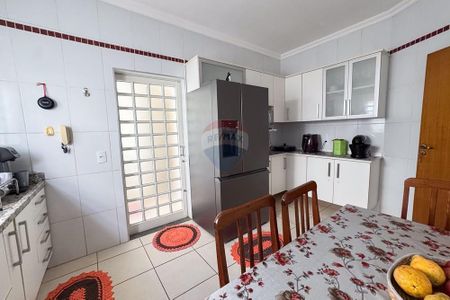 16_photo/94b9c09f6f.76c9ba83eeb181e8-ATLAS-bdc5d06a-7c1a-41fd-8124-48babf1d6652.jpg de casa à venda com 3 quartos, 210m² em Residencial e Comercial Palmares, Ribeirão Preto