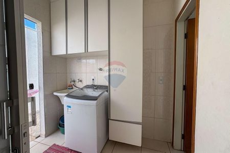 17_photo/94b9c09f6f.76c9ba83eeb181e8-ATLAS-c9f7b7e1-948d-438b-86f5-486d49ef6cae.jpg de casa à venda com 3 quartos, 210m² em Residencial e Comercial Palmares, Ribeirão Preto