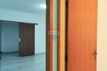 21_photo/94b9c0a647.08798e92c4495a9b-ATLAS-b2a7836d-4e71-4cf0-abcd-31e33e23ef02.jpg de casa à venda com 2 quartos, 111m² em Jardim do Trevo, Ribeirão Preto