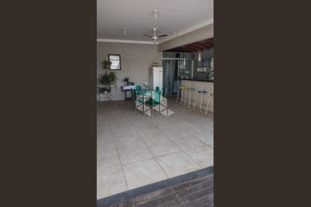 11_photo/94b9c0a9a7.56a84a75de1dbb87-ATLAS-22fa3964-e1df-4829-90f5-491e556edc2b.jpg de casa à venda com 3 quartos, 270m² em Parque Industrial Lagoinha, Ribeirão Preto