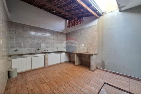 4_photo/94b9c0b08b.734d09d0a85721f2-ATLAS-16b908cc-6b62-4c28-a515-dbca3abf8e7e.jpg de casa à venda com 4 quartos, 222m² em Parque Sao Sebastiao, Ribeirão Preto