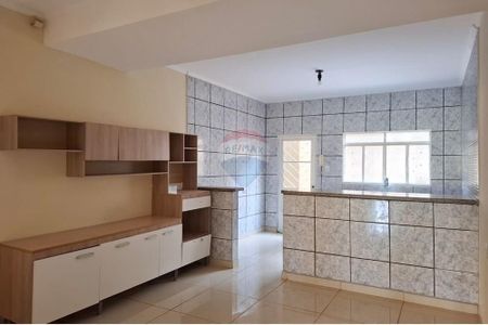 5_photo/94b9c0b08b.734d09d0a85721f2-ATLAS-7b515a40-be3b-41cb-af63-72b7c5961ecf.jpg de casa à venda com 4 quartos, 222m² em Parque Sao Sebastiao, Ribeirão Preto