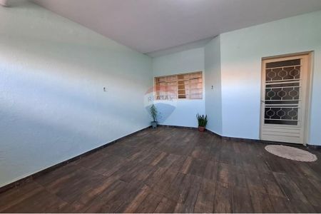 12_photo/94b9c0c831.e5e452eba45b72d1-ATLAS-4f5eb2ab-9593-4df1-869e-fab504cd4ad6.jpg de casa à venda com 3 quartos, 236m² em Parque Sao Sebastiao, Ribeirão Preto