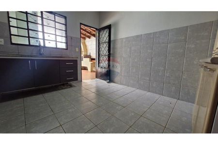 9_photo/94b9c0e0e7.cce03887c7d72c1f-ATLAS-45f9d505-00cd-4c00-91b2-3d1d607a85d5.jpg de casa à venda com 1 quarto, 82m² em Parque dos Flamboyans, Ribeirão Preto