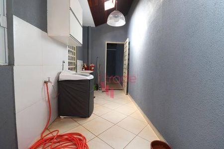 5_photo/94b9c0ebef.aa1b54600165c0b1-ATLAS-1c6cb862-b12e-46ef-9f45-aafacb58bba9.jpg de casa à venda com 3 quartos, 260m² em Pq Res C Portinari, Ribeirão Preto