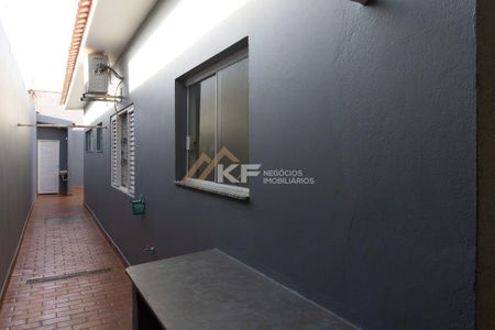 10_photo/94b9c0ed33.82be18ad98973cde-ATLAS-7d932315-8783-4e2b-8b9f-a90cece69e2c.jpg de casa à venda com 3 quartos, 195m² em Parque Residencial Candido Portinari, Ribeirão Preto