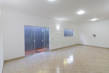2_photo/94b9c0ed33.82be18ad98973cde-ATLAS-b5dc8f16-2d40-4ba3-97a6-788e0bdf87ad.jpg de casa à venda com 3 quartos, 336m² em Parque Residencial Candido Portinari, Ribeirão Preto