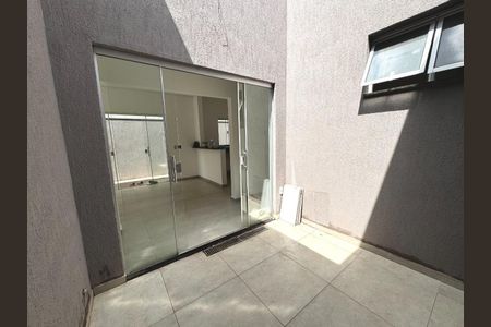 4_photo/94b9c12781.2f15d505e37c7ac5-ATLAS-1e4deae1-6773-46a2-a6da-ea2071a118a4.jpg de casa à venda com 2 quartos, 73m² em Jardim Ângelo Jurca, Ribeirão Preto