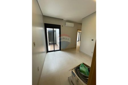 1_photo/94b9c6e353.93b8fa184532727f-ATLAS-01f0b8d8-9100-4ee1-a62c-e288b2e8f0f9.jpg de casa à venda com 3 quartos, 150m² em Ribeirão Preto, Ribeirão Preto