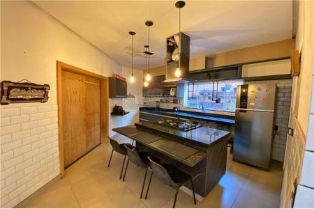 2_photo/94b9c73b2f.e2451d589f4ca2b2-ATLAS-1cc85b45-3913-4fb1-a768-b5cbea812320.jpg de casa à venda com 4 quartos, 166m² em Parque dos Lagos, Ribeirão Preto