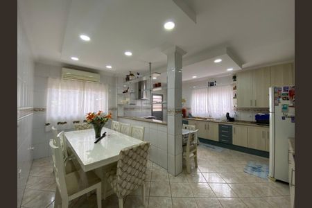 9_photo/94c8b60237.1c7c8babfb642e21-ATLAS-cf2620a9-5c58-4b05-a95f-e08a446e5f3b.jpg de casa à venda com 3 quartos, 216m² em Jardim Aeronave de Viracopos, Campinas