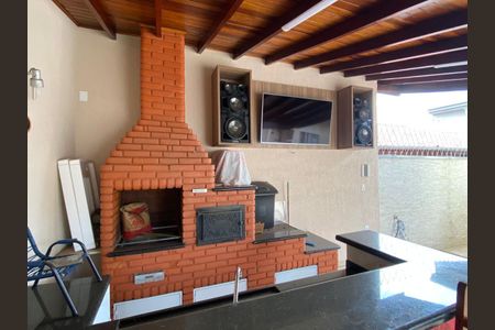 20_photo/94c8b60237.1c7c8babfb642e21-ATLAS-f92de0aa-6b01-4feb-9de0-6c7db7aebc99.jpg de casa à venda com 3 quartos, 216m² em Jardim Aeronave de Viracopos, Campinas