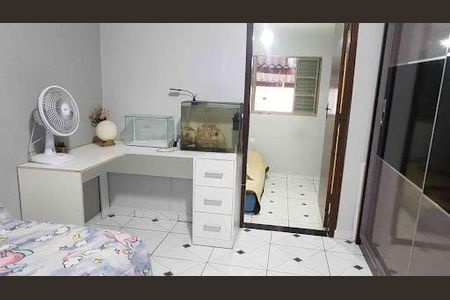 5_photo/94c8b63d5f.786ced69833e2489-ATLAS-0a013a7a-70ff-4d41-93bd-3d563bec58fb.jpg de casa à venda com 3 quartos, 110m² em Parque Dom Pedro II, Campinas