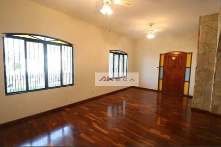 5_photo/94c8bfde6f.6f6c62fa4dbe91b2-ATLAS-9159ebf5-f8fa-430c-aa26-3232688dfd14.jpg de casa à venda com 3 quartos, 250m² em Vila Bressani, Paulínia