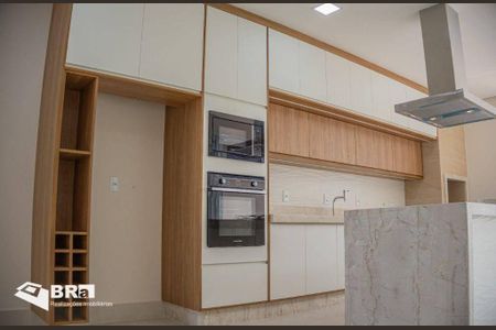 3_photo/94c8bfeed1.5afd90b9c05d4dec-ATLAS-112291da-4d29-4843-9841-4c4f05e7d258.jpg de casa de condomínio à venda com 3 quartos, 204m² em Jardim America, Paulínia