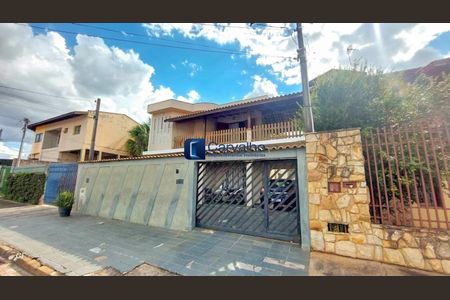 7_photo/94c8c12b7d.2f15d505e37c7ac5-ATLAS-a1f308f2-63cc-4a1c-983b-b801a8b71eaa.jpg de casa à venda com 4 quartos, 210m² em Jardim America, Campinas