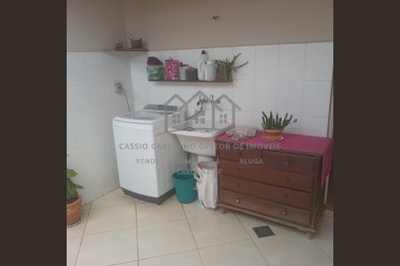 17_photo/94c8c12ee3.9f73e101bd22bb98-ATLAS-2e5d6c78-736c-4261-8ec1-858d195b029f.jpg de casa à venda com 3 quartos, 200m² em Vila Santa Isabel, Campinas