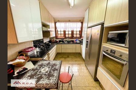 5_photo/94c8c146cb.9fe19980c18b3faa-ATLAS-9aa3dd81-5443-4ca1-bec7-fb6b2b2a75cc.jpg de casa à venda com 4 quartos, 450m² em Cidade Universitária, Campinas