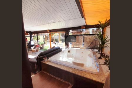 4_photo/94c8c3f2af.1463d70521bc8e9f-ATLAS-525477ab-85a9-4fa0-b184-e5bb95c26967.jpg de casa à venda com 4 quartos, 240m² em Loteamento Alphaville Campinas, Campinas