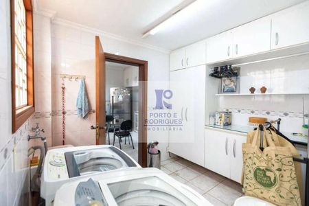 53_photo/94c8c42ab5.3e1b4b7d4b39a1bc-ATLAS-a271e42f-6768-43a3-8761-2b1af4d6e143.jpg de casa para alugar com 4 quartos, 300m² em Parque das Flores, Campinas