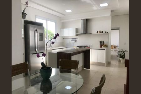 12_photo/94c8c45ad7.f2ed236aecaa8a04-ATLAS-6c2f4235-cade-42d4-b0ee-8384524f4914.jpg de casa à venda com 4 quartos, 440m² em Loteamento Parque das Sapucaias, Campinas