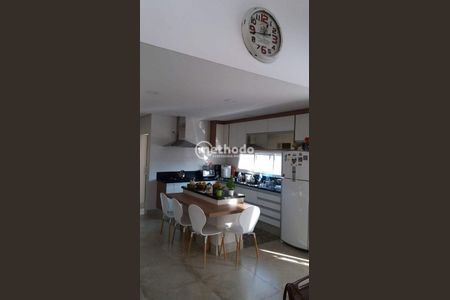 3_photo/94c8c46e79.24a317c22631bef5-ATLAS-f9eee13e-e94b-4f65-871a-e4b113af7f3e.jpg de casa à venda com 3 quartos, 205m² em Loteamento Alphaville Campinas, Campinas