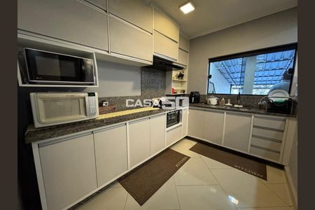 10_photo/94c8c588d7.f2bfaed4af7a5e8b-ATLAS-baa22288-0508-48c1-be13-279782bd1cb4.jpg de casa à venda com 3 quartos, 249m² em Jardim Boa Esperança, Campinas