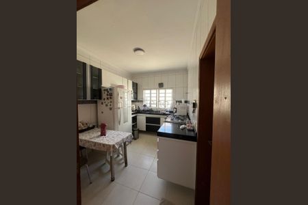 11_photo/94c8c58eed.04a823dc9d4d949a-ATLAS-c3fc674a-67a7-4a4b-83da-3ce822f37c3b.jpg de casa à venda com 4 quartos, 250m² em Jardim Conceição, Campinas