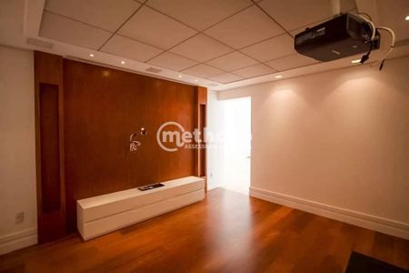 4_photo/94c8c5a0ed.6618d879b31b9a75-ATLAS-0e977c75-ac22-44e5-9bbd-8dcde50ce04c.jpg de casa à venda com 4 quartos, 400m² em Campinas, Campinas