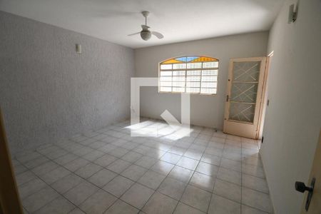 2_photo/94c8c5bded.bb2cfda027800a9a-ATLAS-36bec7a7-b04d-46cf-aac0-febe8c20ddd4.jpg de casa à venda com 3 quartos, 253m² em Parque São Quirino, Campinas