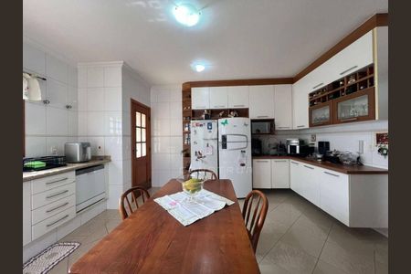 6_photo/94c8c5d48d.b4c2bcd0931e2a7f-ATLAS-1129e0d1-c75a-4dbd-aeba-08e92e3e62b7.jpg de casa à venda com 3 quartos, 250m² em Fazenda Santa Cândida, Campinas