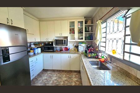 4_photo/94c8c5d4b7.b97e5155b655af4b-ATLAS-3967ae03-1ab8-46d3-be5a-14b2bd209723.jpg de casa à venda com 3 quartos, 308m² em Parque das Flores, Campinas