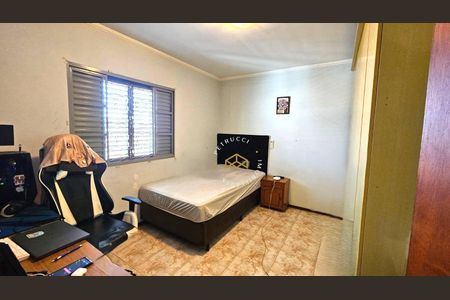 27_photo/94c8c5d4b7.b97e5155b655af4b-ATLAS-643e05f8-2de0-4a04-bcd5-781ef6884a77.jpg de casa à venda com 3 quartos, 308m² em Parque das Flores, Campinas