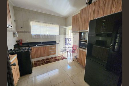 12_photo/94c8c5eb45.18e6ac91b37a8e88-ATLAS-2f966e1a-d4d4-463d-b0fc-dbb9acd65a7b.jpg de casa à venda com 3 quartos, 255m² em Parque São Quirino, Campinas